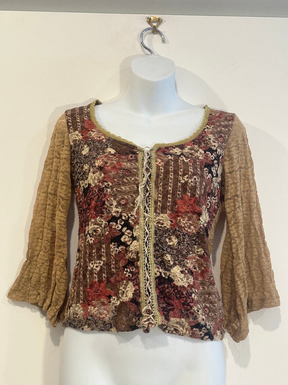 Vintage Valleygirl Y2K Whimsigoth Tapestry Floral Sheer Lace Bell Sleeve Top L